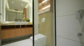 Royale Suites - Private Room - Image 2
