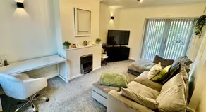 Spacious Comfortable 3-Bed Home - Private D… - Image 2