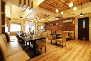 Palette - Alka Motel - Image 3