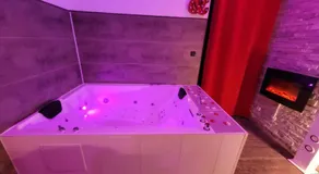 Love & Spa - Image 3
