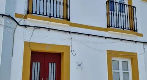 The Aqueduct Guesthouse - Image 3