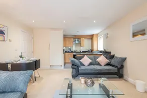 Apartment 8 - Image 2