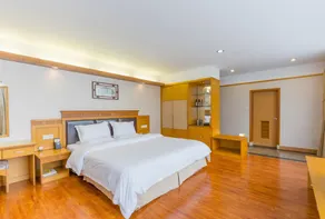 Zuiranju Holiday Hotel - Image 2
