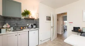 Foxglove House - Image 4