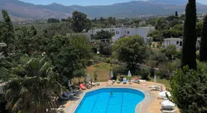 Theodorou Beach Hotel Apartments - Image 3