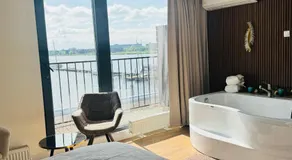 Weromerie Premium Hotel and Apartment - Image 3