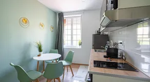 Capstay - La Rhonelle 2 Chambres- Netflix - Cuisine - Image 4