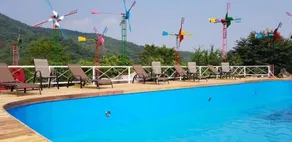 Baramheunjeok Glamping Caravan - Image 4