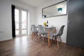 DELFT - Spacious Home, High Speed Wi-Fi, Free Parking, Terrace - Image 4
