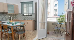 The Romantic Beach House - Image 4