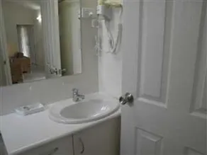 Chalets on Woodlands Hotel - Image 3