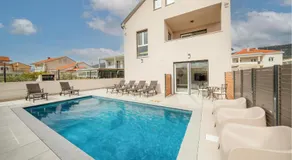 Beautiful Apartment In Kastel Novi - Image 5