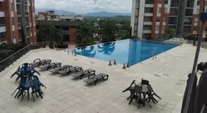 Apartaestudio Vacacional en Girardot, piscinas, Jacuzis, parqueadero para moto - Image 5