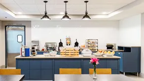 Country Inn & Suites by Radisson, Appleton Airport - Fox River Mall Area - Image 5