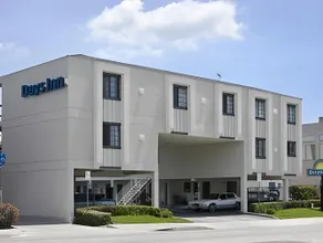 Days Inn by Wyndham Orange Anaheim - Image 5
