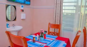 Kamur Executive Inn - Image 4