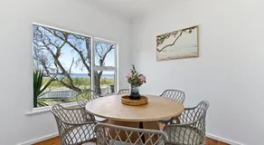 Waterfront Holiday Home - Image 3