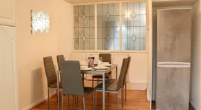 Lovely staycation with family FREE Parking & WiFi - Image 3