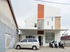 Happy Family Homestay Jember Mitra RedDoorz - Image 5