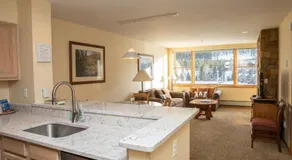 1538 Lakeshore condo - Image 4