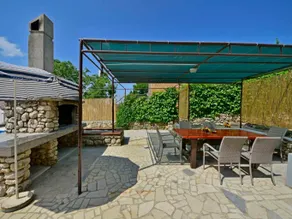 Apartment mit privatem Pool, Garten und Grill - Image 4