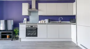 Hemel Apartments - Lilac Luxe - Image 2