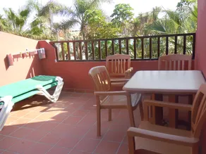 Garden house with two terraces - Image 4