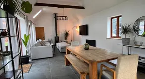 Oak Barn-ideal for Nec,Hs2,BHX,family gatherings - Image 2