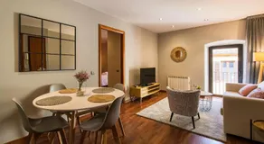 UP ROOMS BANYOLES - Image 3