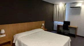 Hostal Mediterranea - Image 5