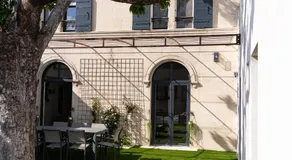 Villa cœur de ville avec piscine - Image 5