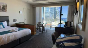 Privately Owned Hotel Room in Oaks Hotel - Image 2
