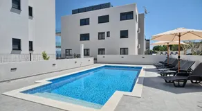 Penthouse Mare - Rooftop and Pool - Image 4