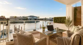 Waterfront Canal Retreat Jetty, Kayaks & Dolphin - Image 5