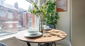 Trendy 1 Bedroom Flat near Leeds City with Free Parking, Ideal for Contractors & Long Stays - NordStay - Image 4