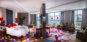 Zhongfu International Hotel - Image 4