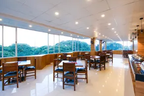Capital O The Dawn Hotel - Image 3