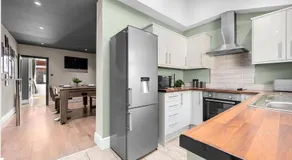 Stunning 3BR Bolton Home with Games Room, Free Parking & Fast WiFi Sleeps 6 - Image 5