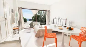 Louiza Apartments - Image 2