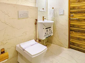 The Glory Hotel - Image 5