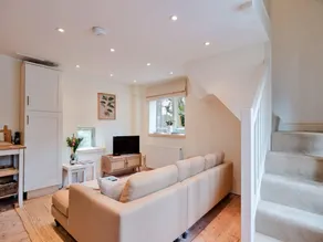 Cottage in Painswick near Cotswold Way - Image 2