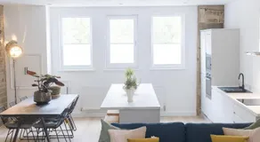 The Wagon Shed Stylish Conversion with Garden and Parking - Image 3