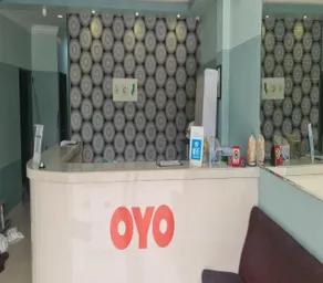 OYO 90862 Hotel Small City - Image 3
