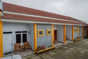 RedDoorz near Candi Cetho Karanganyar - Image 5