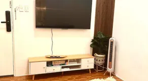 EDSA Cozy 3BR near MRT w Netflix and Karaoke Fun - Image 2