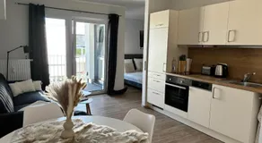 Charming Homes - Studio 10 - Image 3