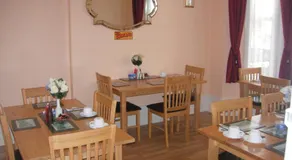 Longfield Guest House - Image 4