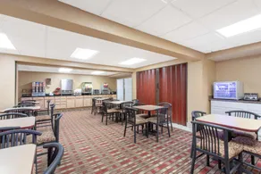 Ramada Limited Cockeysville - Image 3