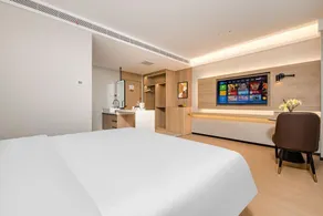 Luoyang Blue Water Bay Hotel - Image 5