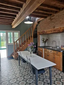 Merveilleuse maison adaptée aux familles avec jardin, barbecue et terrasse | Vue jardin - Image 3